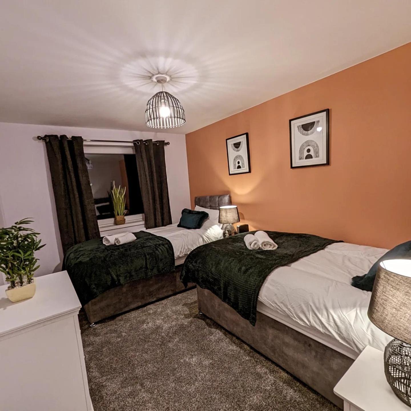 6 Guests * 4 Bedroom * Free Wi-Fi *הנטיגדון מראה חיצוני תמונה